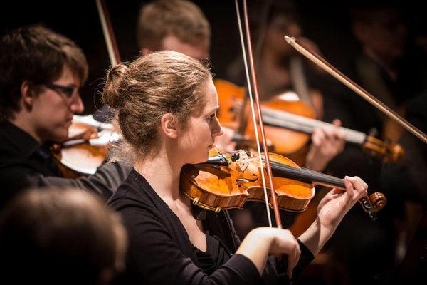 Supertorsdag: Unge lovende — Vi inviterer unge musikere inn i orkesteret og fram på solistplassen